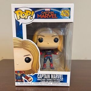 Funko Pop! 425 Captain Marvel Bobble-Head
